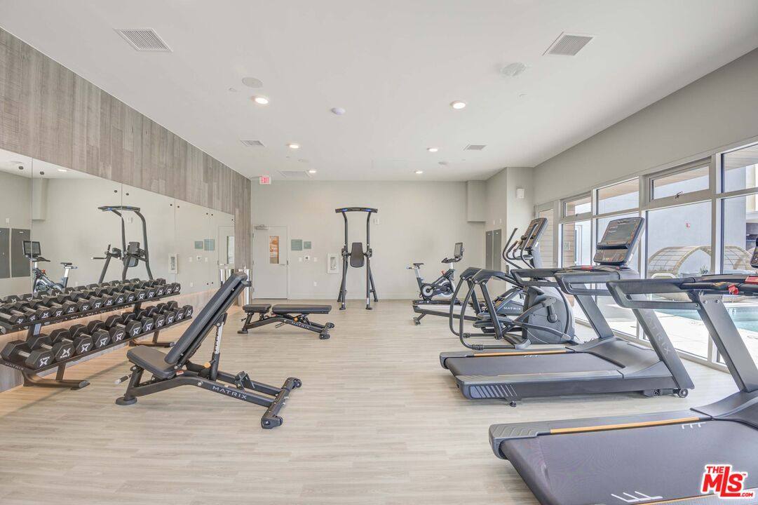Apartment for rent at 160 S Ventura Ave #160401, Ventura, CA 93001
