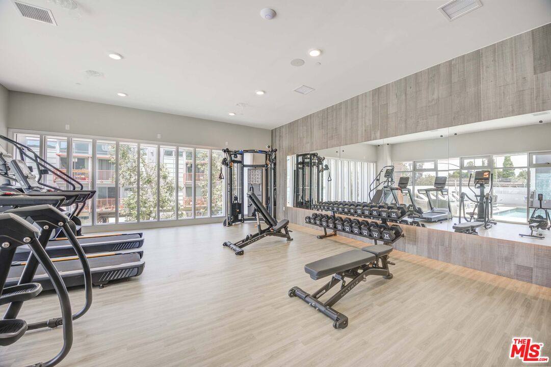 Apartment for rent at 160 S Ventura Ave #160401, Ventura, CA 93001