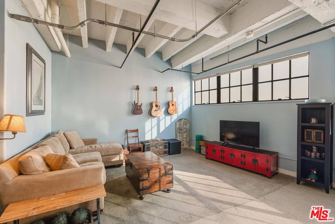 Apartment for rent at 312 W 5th St #1101, Los Angeles, CA 90013