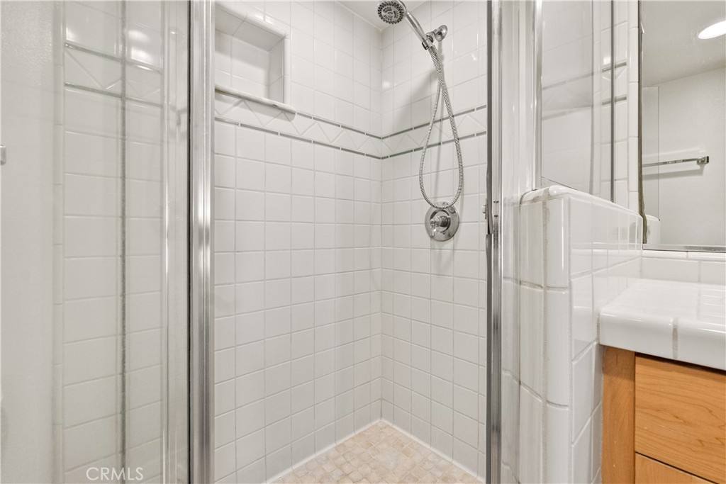 Apartment for rent at 600 Monterey Blvd #600-5, Hermosa Beach, CA 90254