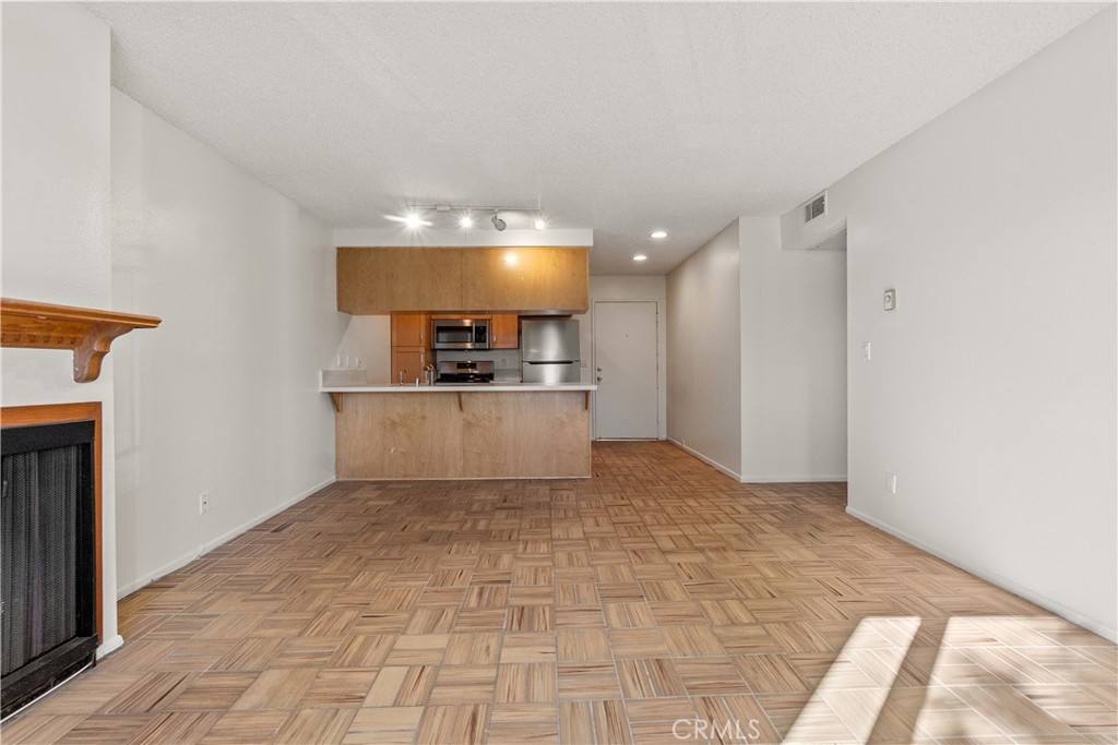 Apartment for rent at 600 Monterey Blvd #600-5, Hermosa Beach, CA 90254