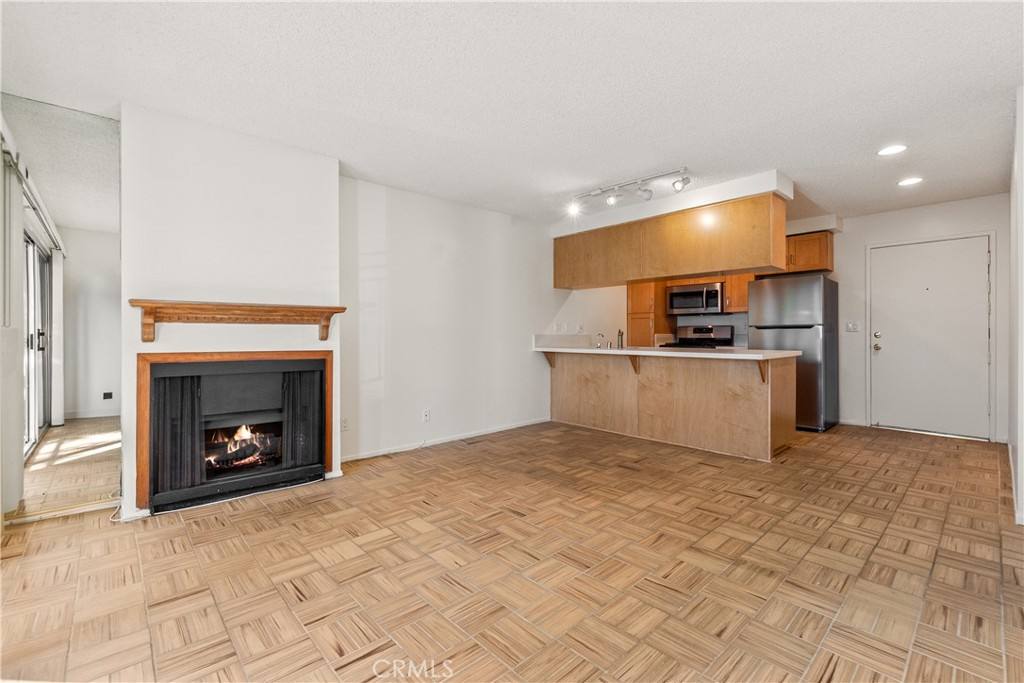 Apartment for rent at 600 Monterey Blvd #600-5, Hermosa Beach, CA 90254