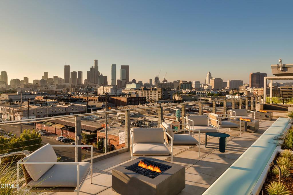Apartment for rent at 530 S Hewitt St #325, Los Angeles, CA 90013