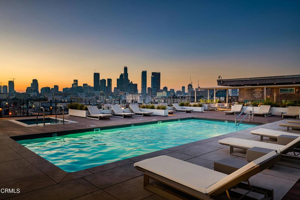 Apartment for rent at 530 S Hewitt St #325, Los Angeles, CA 90013