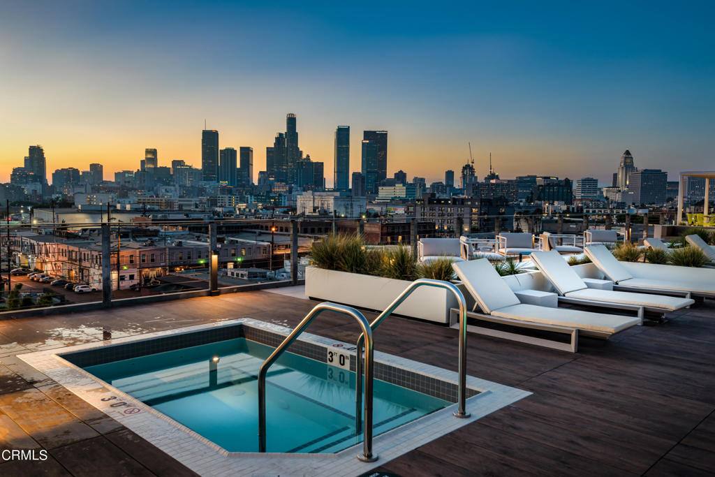 Apartment for rent at 530 S Hewitt St #325, Los Angeles, CA 90013