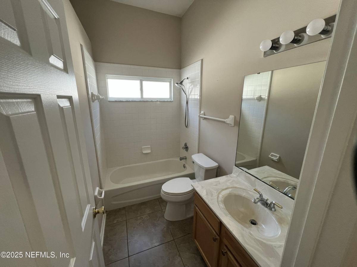 Apartment for rent at 14561 Starbuck Springs Way, Jacksonville, FL 32258