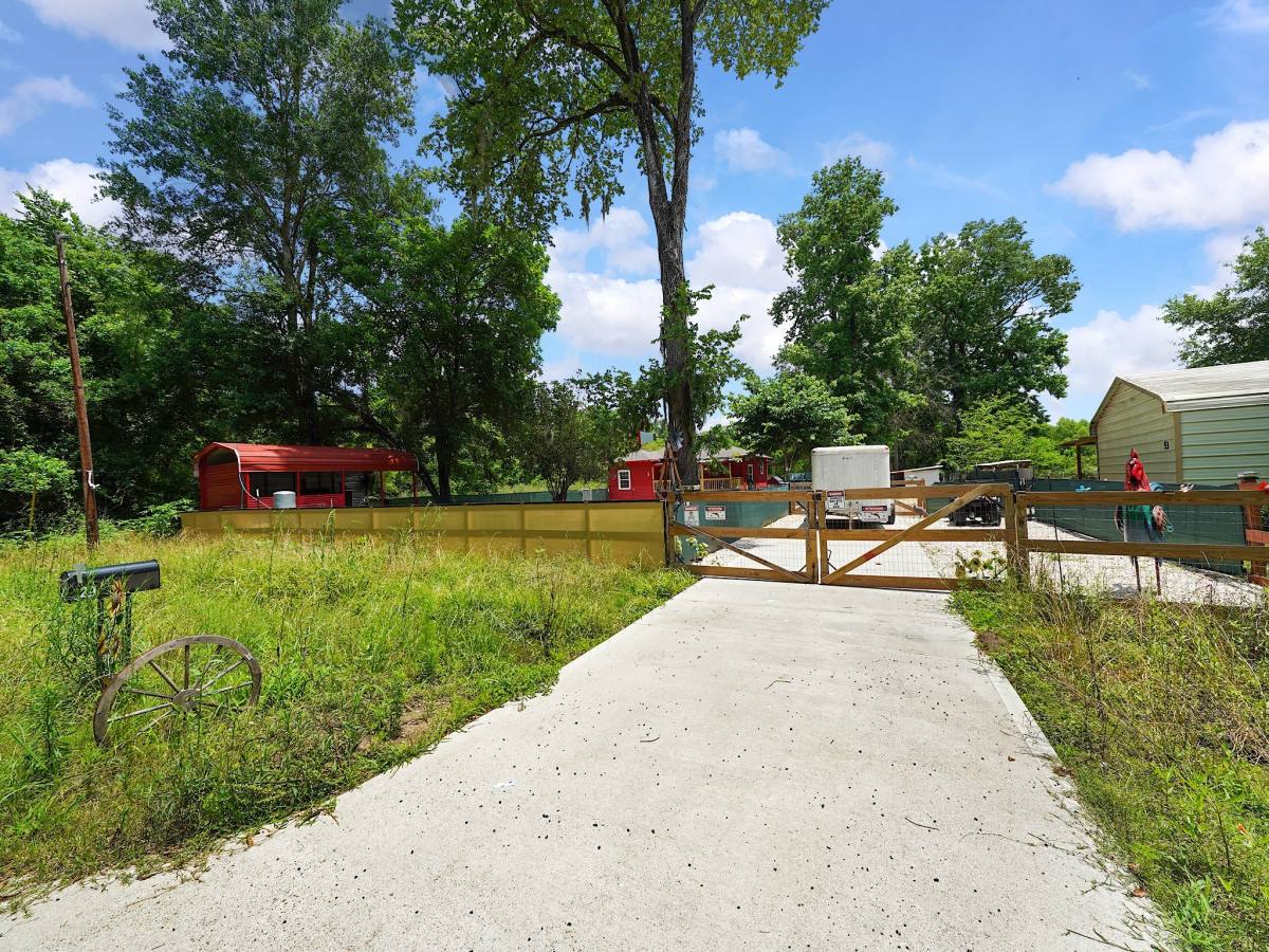 Apartment for rent at 29 County Rd 2131 #29A, Cleveland, TX 77327