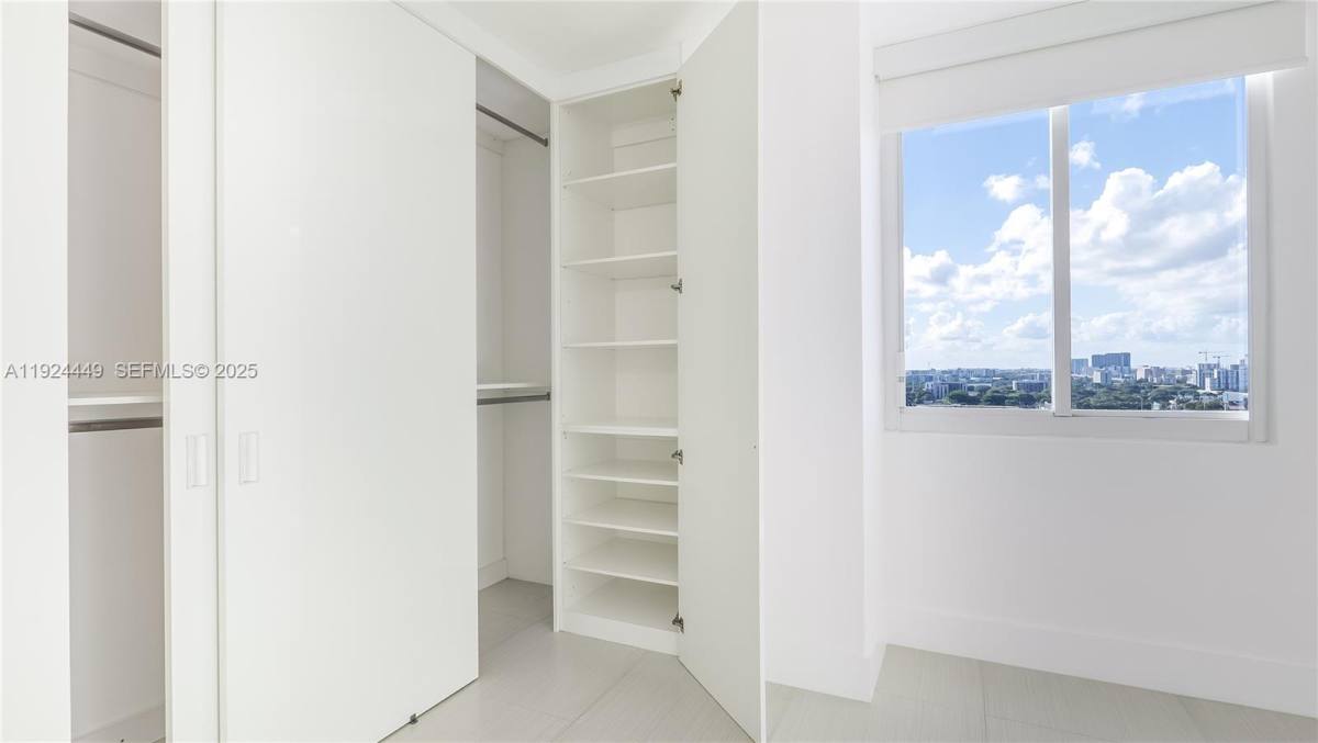 Apartment for rent at 850 N Miami Ave #850W1707, Miami, FL 33136