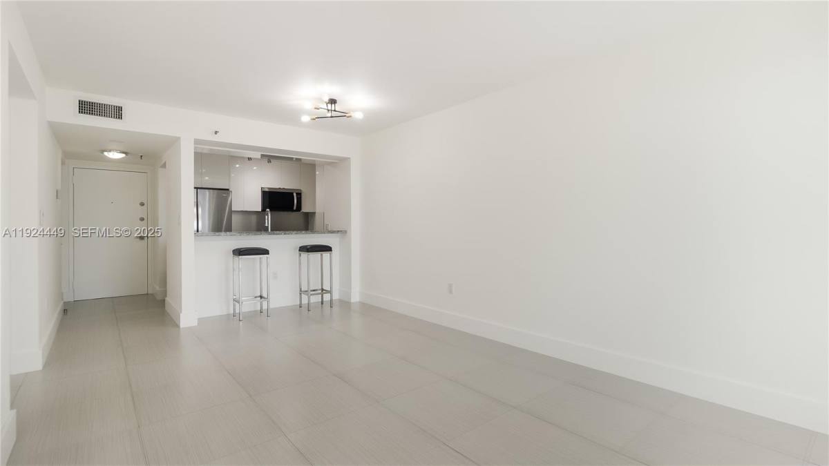 Apartment for rent at 850 N Miami Ave #850W1707, Miami, FL 33136