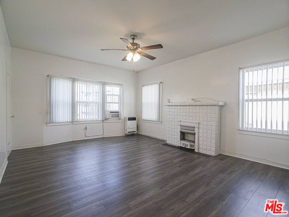 Apartment for rent at 336 S Wilton Place #336336 1 2, Los Angeles, CA 90020