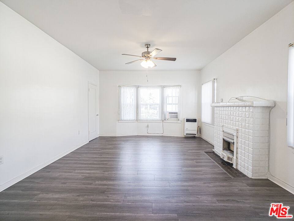 Apartment for rent at 336 S Wilton Place #336336 1 2, Los Angeles, CA 90020
