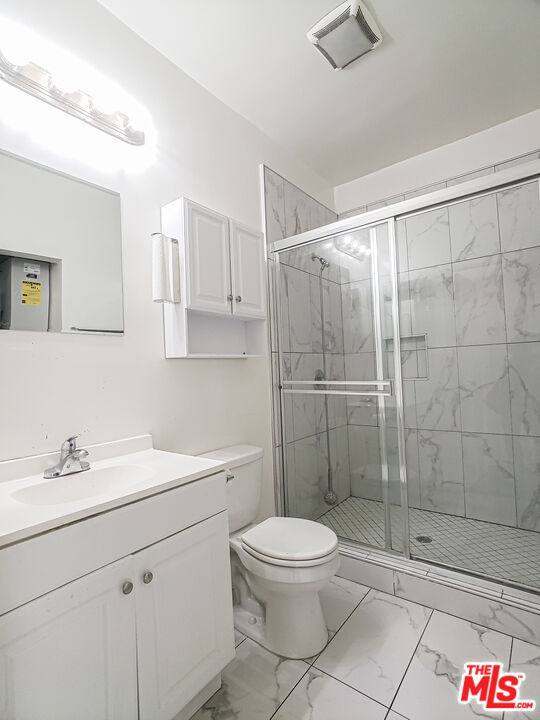 Apartment for rent at 336 S Wilton Place #336336 1 2, Los Angeles, CA 90020