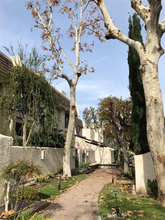 Apartment for rent at 22219 1 2 Erwin St, Woodland Hills, CA 91367