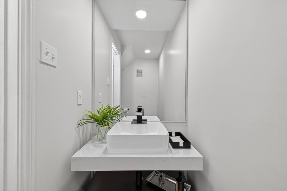 Townhouse for rent at 7447 Cambridge St #51, Houston, TX 77054