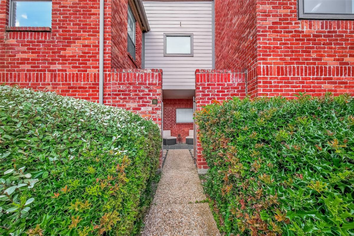 Townhouse for rent at 7447 Cambridge St #51, Houston, TX 77054