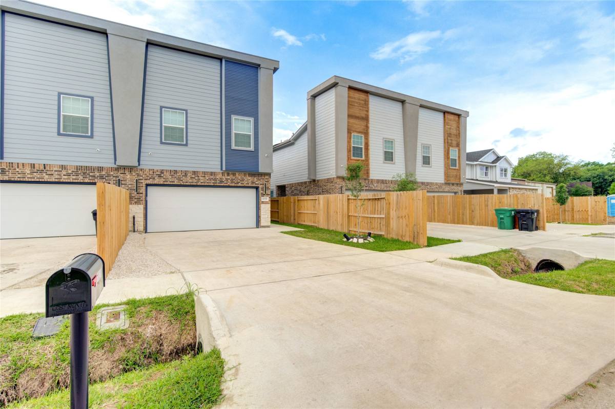 Apartment for rent at 10021 Alfred Lane #10021B, Houston, TX 77041