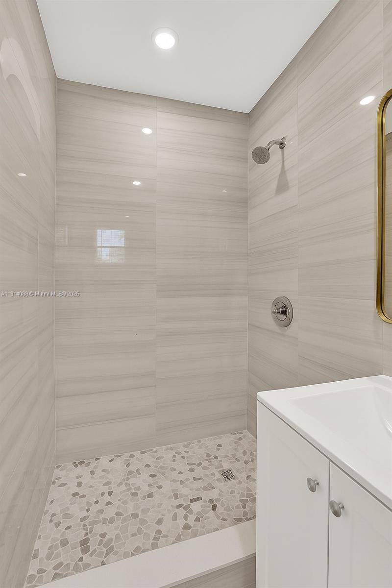 Apartment for rent at 5807 SW 25th St #7, Hollywood, FL 33023