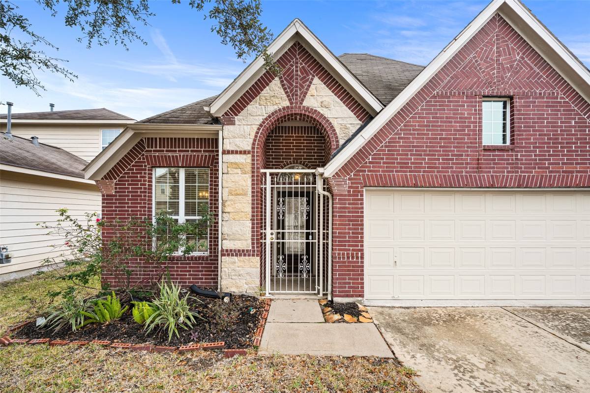 Apartment for rent at 12626 Atwood Grove Lane, Houston, TX 77086