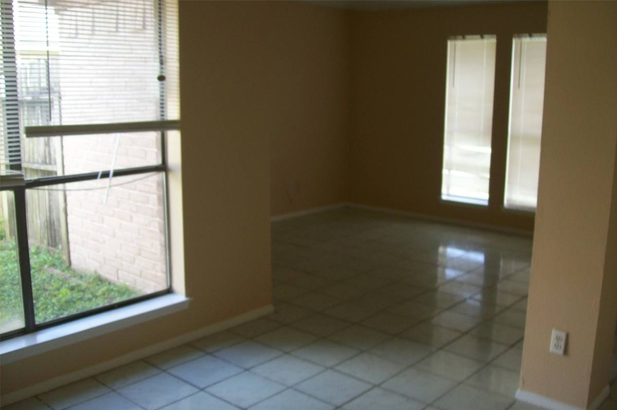 Apartment for rent at 10526 Crescent Moon Dr, Houston, TX 77064