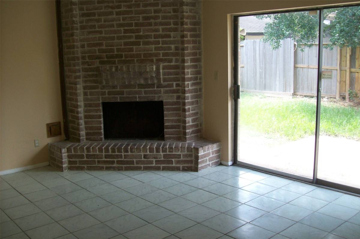 Apartment for rent at 10526 Crescent Moon Dr, Houston, TX 77064