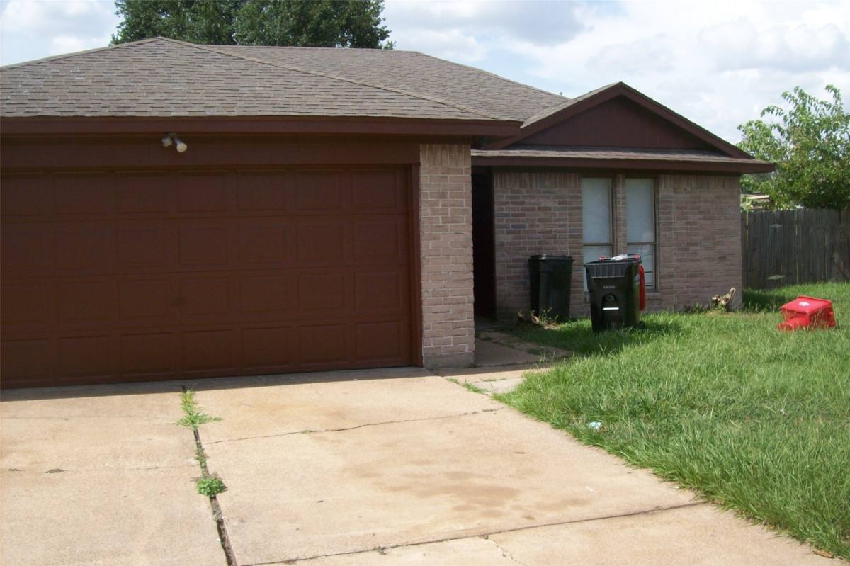 Apartment for rent at 10526 Crescent Moon Dr, Houston, TX 77064