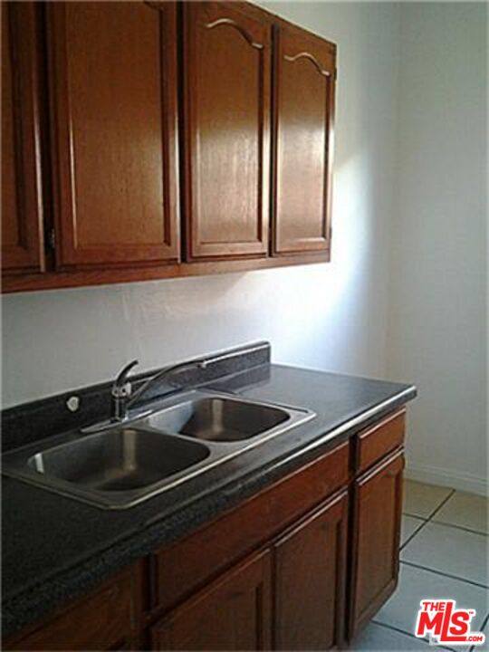 Apartment for rent at 128 S Westmoreland Ave #128-1, Los Angeles, CA 90004