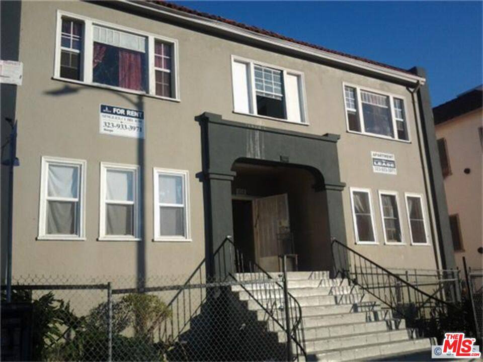 Apartment for rent at 128 S Westmoreland Ave #128-1, Los Angeles, CA 90004