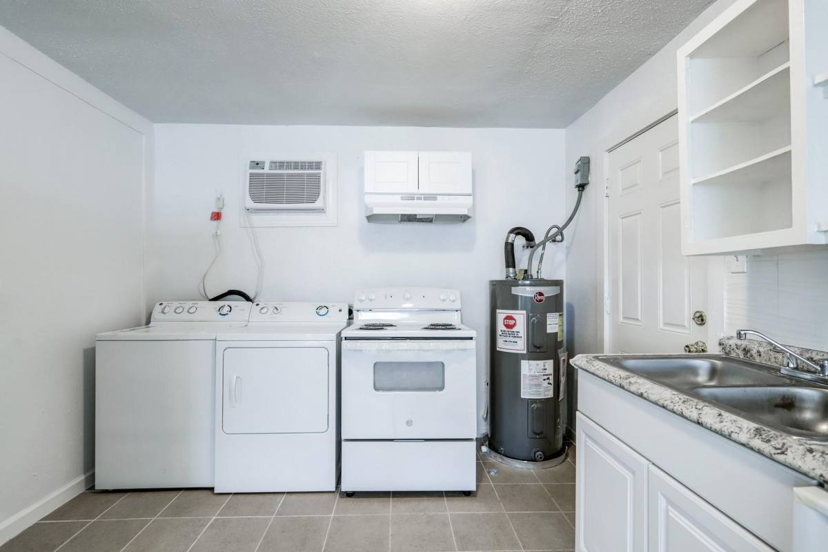 Apartment for rent at 3823 Lydia St #4, Houston, TX 77021