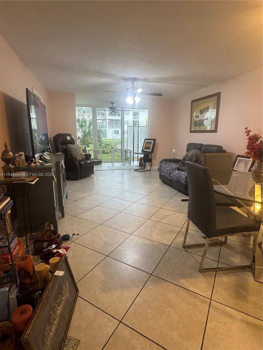 Apartment for rent at 8590 Sunrise Lakes Blvd #109, Fort Lauderdale, FL 33322