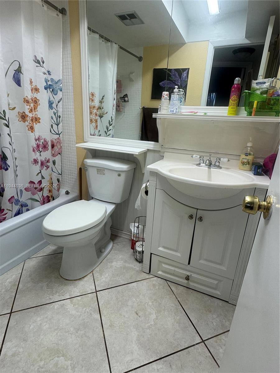Apartment for rent at 8590 Sunrise Lakes Blvd #109, Fort Lauderdale, FL 33322