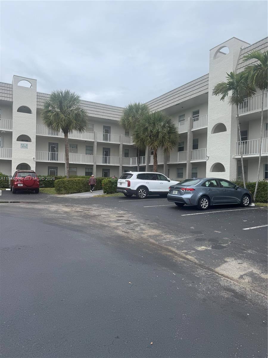 Apartment for rent at 8590 Sunrise Lakes Blvd #109, Fort Lauderdale, FL 33322