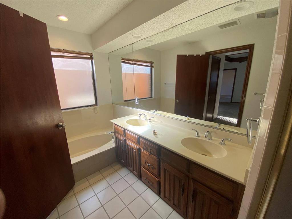 Apartment for rent at 1109 Wimbledon Lane, Plano, TX 75075