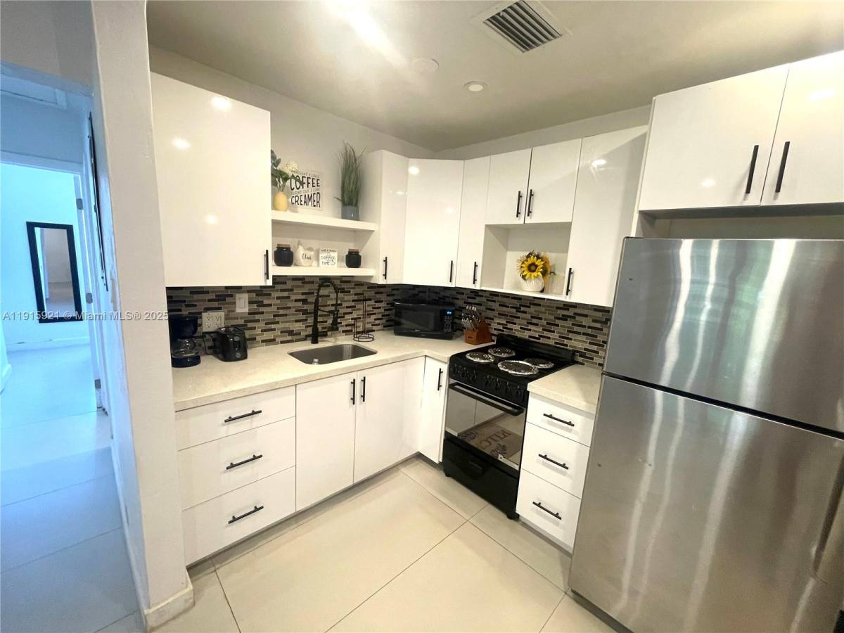 Apartment for rent at 1211 NE 15th Ave #1, Fort Lauderdale, FL 33304