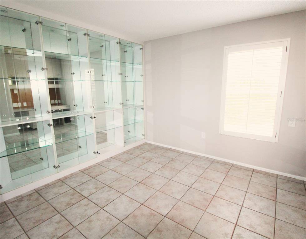 Apartment for rent at 4218 St Charles Dr, Sarasota, FL 34243