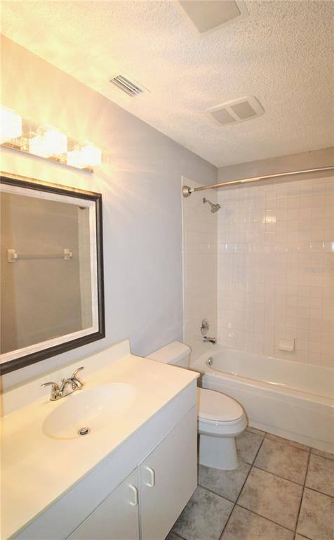 Apartment for rent at 4218 St Charles Dr, Sarasota, FL 34243