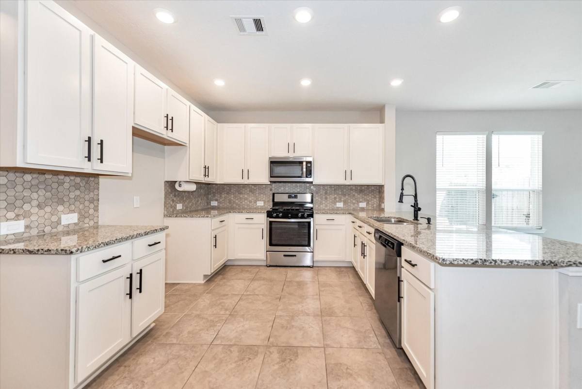Apartment for rent at 1111 Swinford Court, Conroe, TX 77304