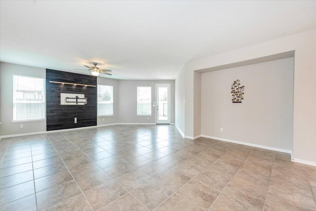 Apartment for rent at 1111 Swinford Court, Conroe, TX 77304