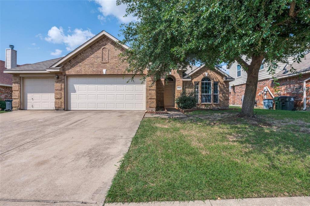 Apartment for rent at 7702 Decoy Dr, Arlington, TX 76002