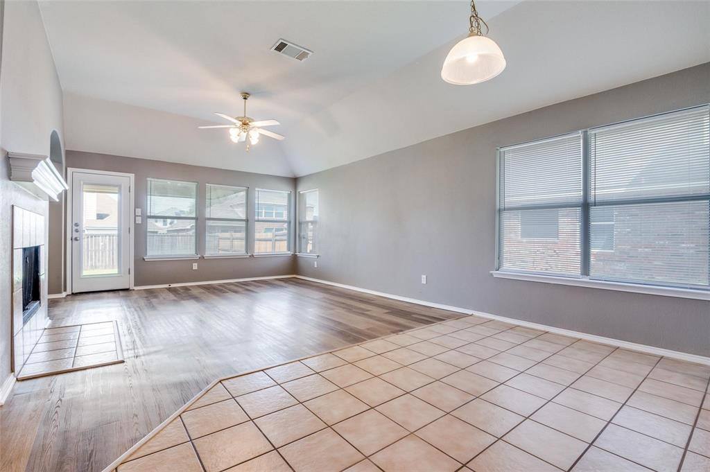 Apartment for rent at 7702 Decoy Dr, Arlington, TX 76002