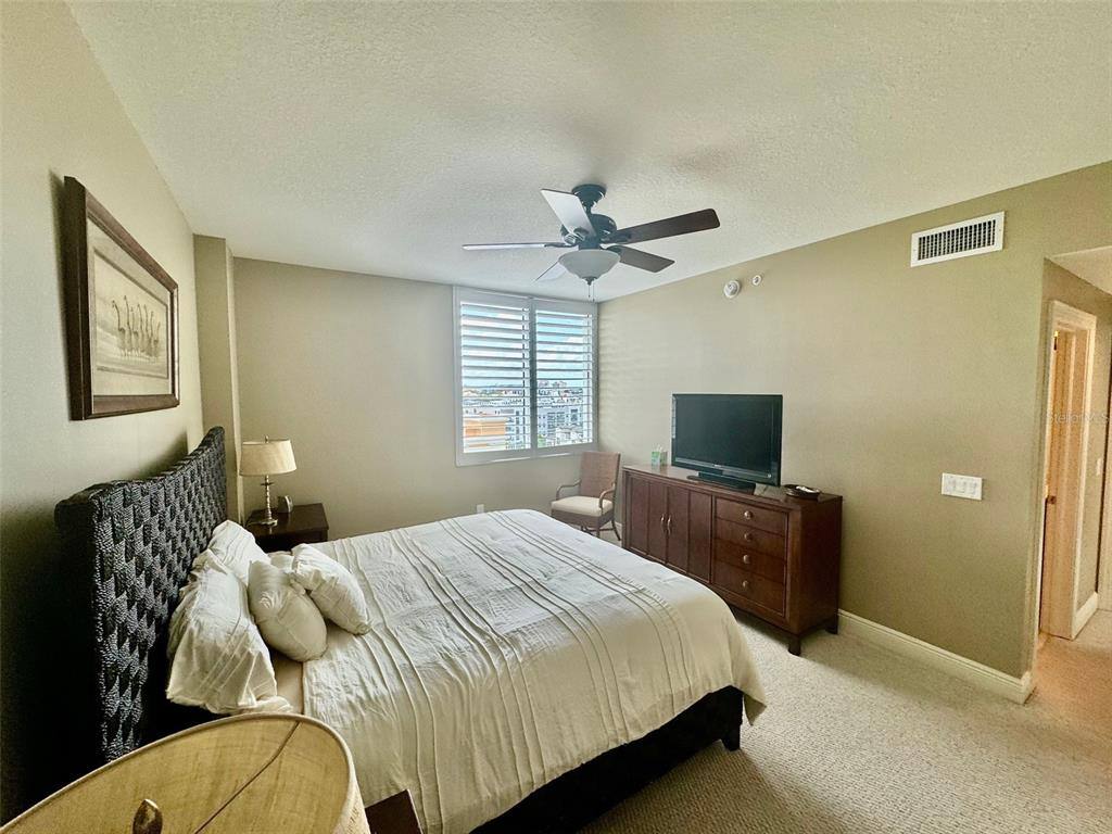 Apartment for rent at 800 N Tamiami Trail #708, Sarasota, FL 34236