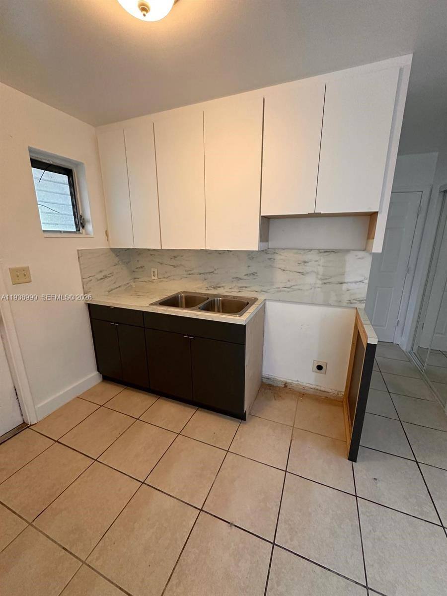 Apartment for rent at 408 NW 8th St #408, Hallandale, FL 33009