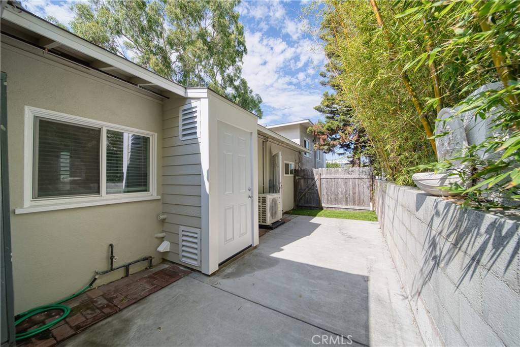 Townhouse for rent at 926 Manhattan Beach Blvd #926A, Manhattan Beach, CA 90266