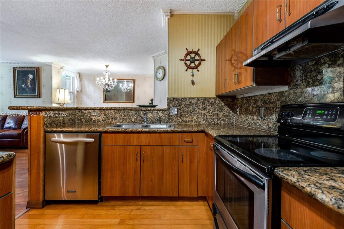 Apartment for rent at 19601 E Country Club Dr #7102, Miami, FL 33180