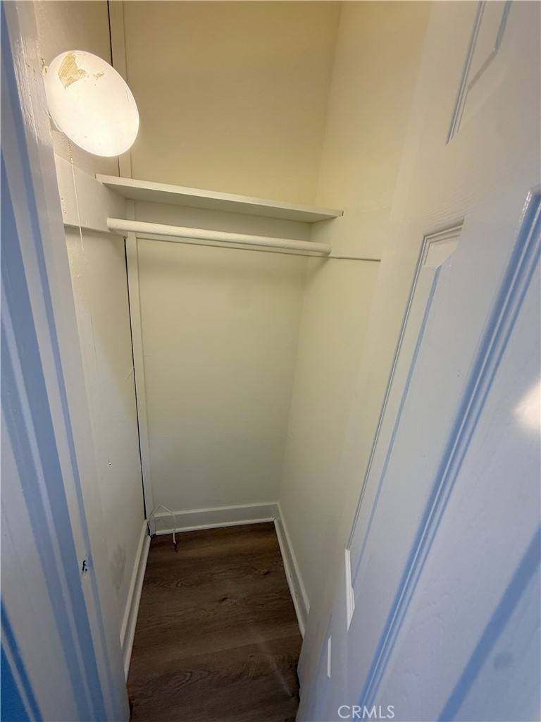 Apartment for rent at 3921 Walton Ave, Los Angeles, CA 90037
