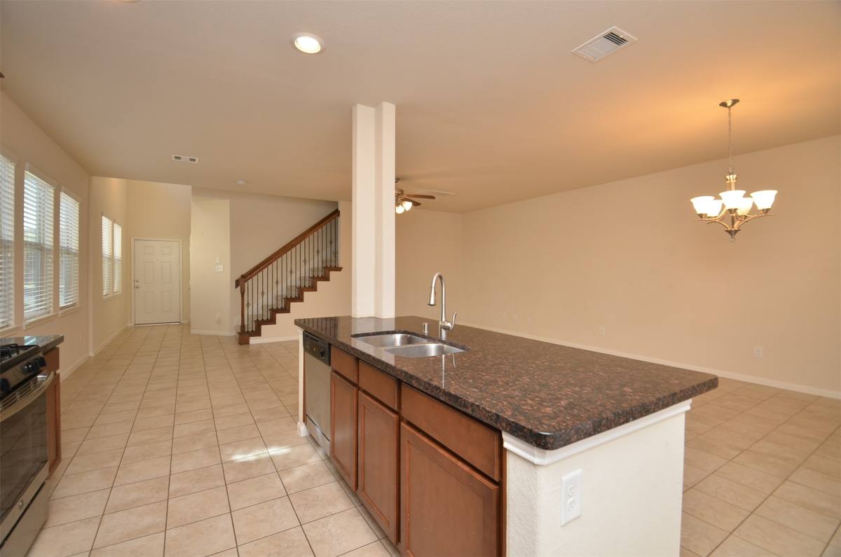 Townhouse for rent at 8335 Columbia Forest Dr, Houston, TX 77095