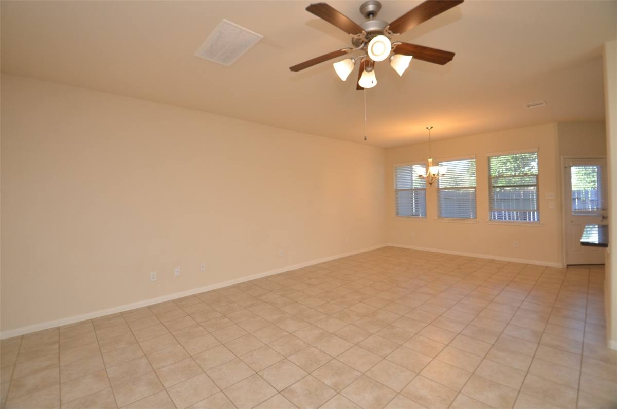 Townhouse for rent at 8335 Columbia Forest Dr, Houston, TX 77095