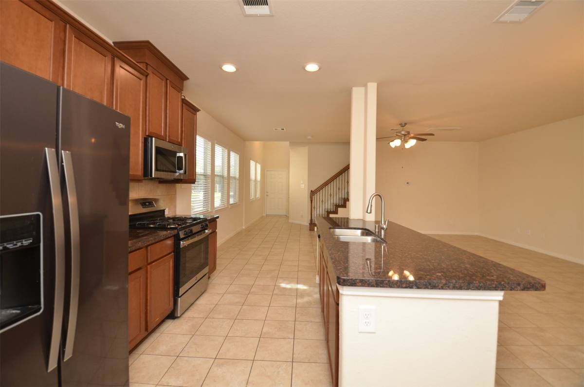 Townhouse for rent at 8335 Columbia Forest Dr, Houston, TX 77095