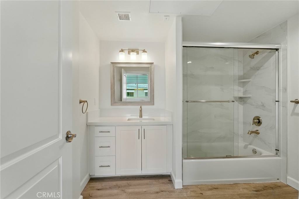 Apartment for rent at 11302 Morrison St #302, North Hollywood, CA 91601