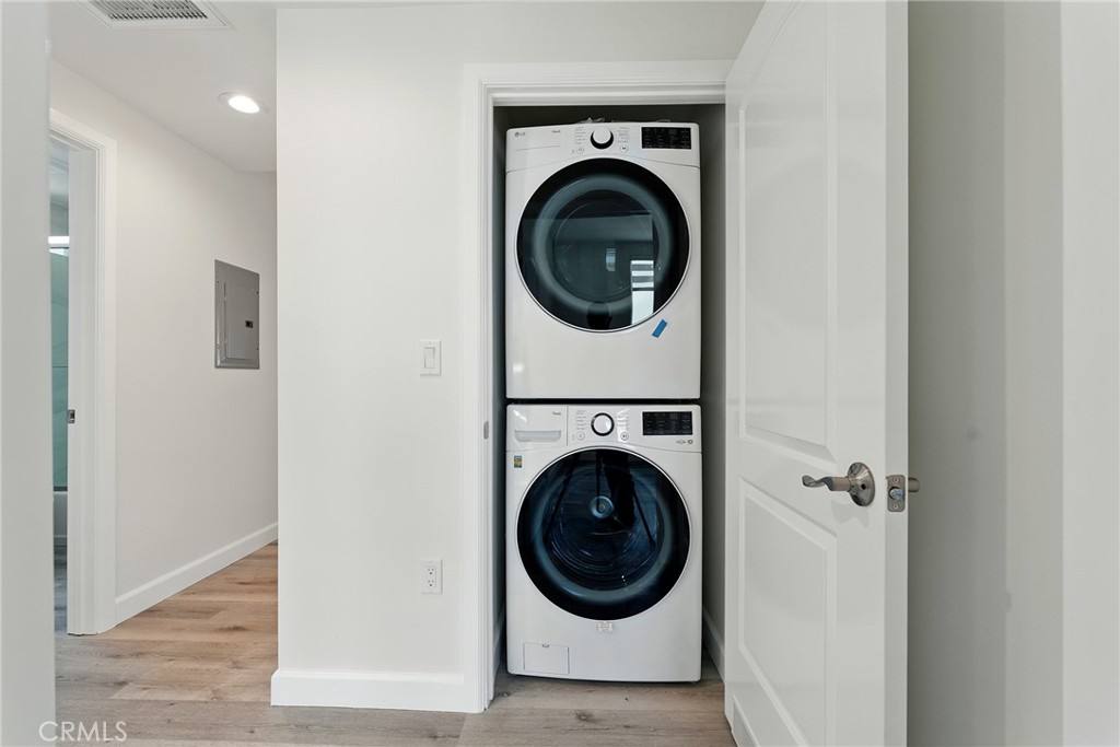 Apartment for rent at 11302 Morrison St #302, North Hollywood, CA 91601