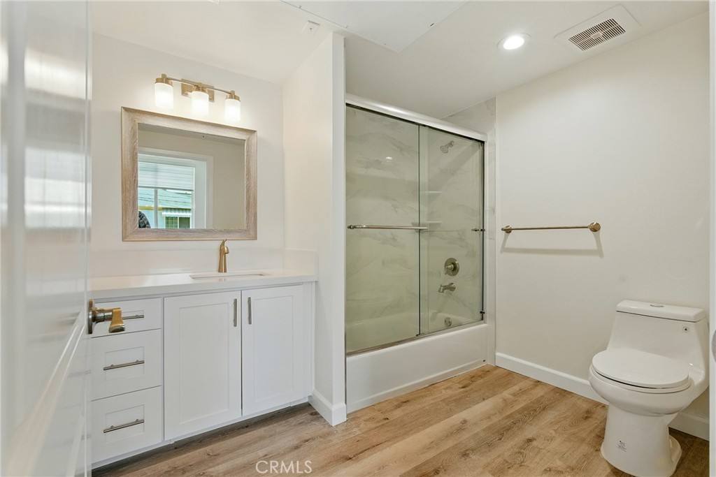 Apartment for rent at 11302 Morrison St #302, North Hollywood, CA 91601
